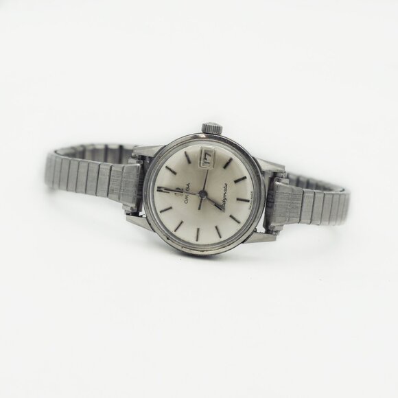 OMEGA Ladymatic Vintage Watch Cal. 681 main image 4